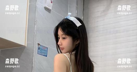 微密圈 - 火龙果羊的红色连体吊带：让你思考人生的同时，也能为她点赞！原图精选！