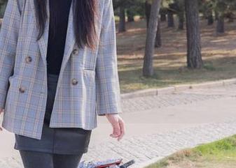 物恋传媒 – 怪不得叫嘉木，油亮肉丝的套图根本停不下来！