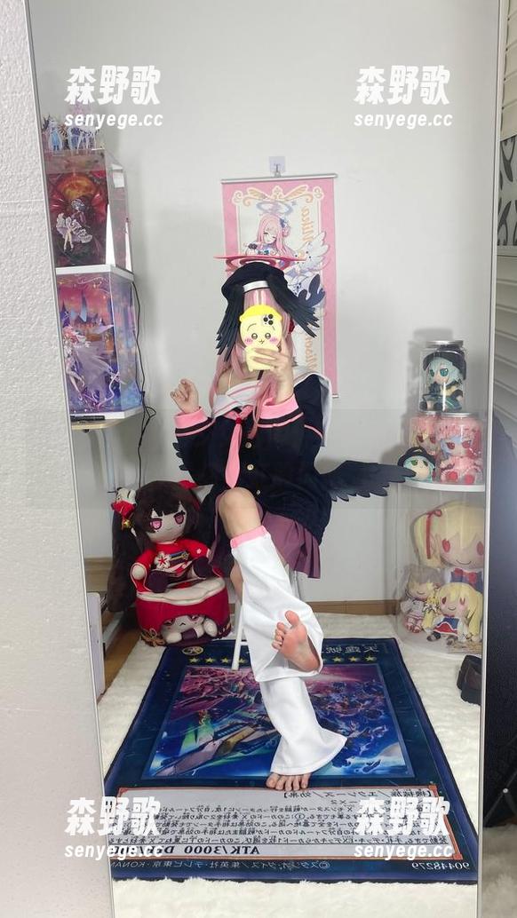 白栎Shirly的少女画像：我在线追梦，图片像彩虹般闪烁