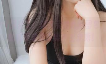 白银81又来了！这次带来最新图包，游泳的样子像是在舞台上走秀！