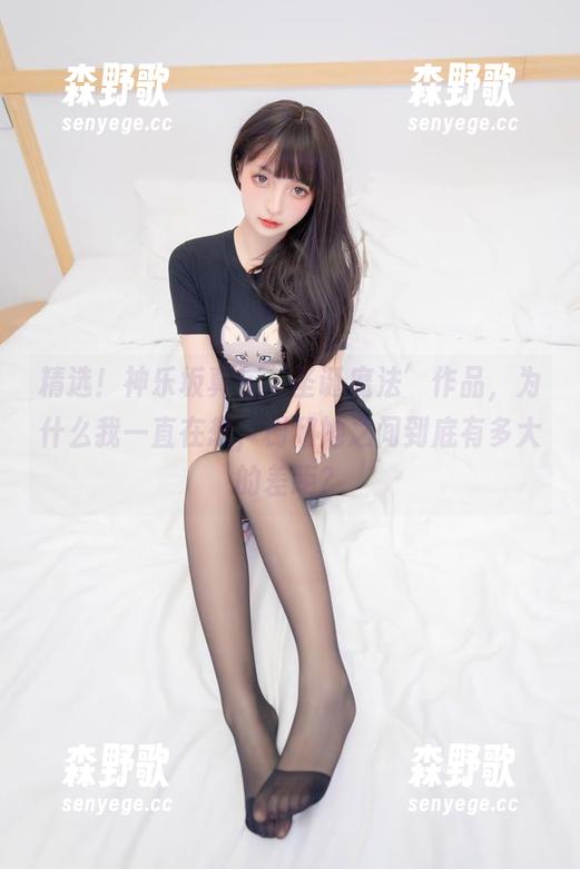 精选！神乐坂真东‘圣诞魔法’作品，为什么我一直在想，树和她之间到底有多大的差距？