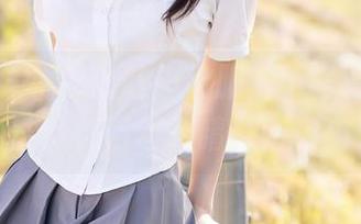 秀人网 – 林悠悠的护士服，不需要圣光，也能让你目不转睛！图包来了