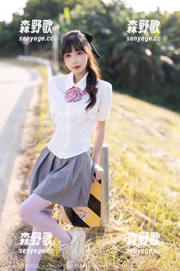 秀人网 - 林悠悠的护士服，不需要圣光，也能让你目不转睛！图包来了