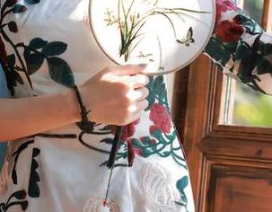 秀人网 – 福利发派中：原图里，玥儿玥er一袭体操服，没看错吧？