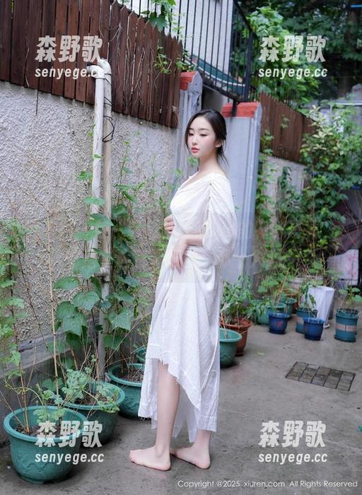 秀人网 - 每一张赵惟依coco的花嫁写真，都是在逃避“对的”那个人吗？