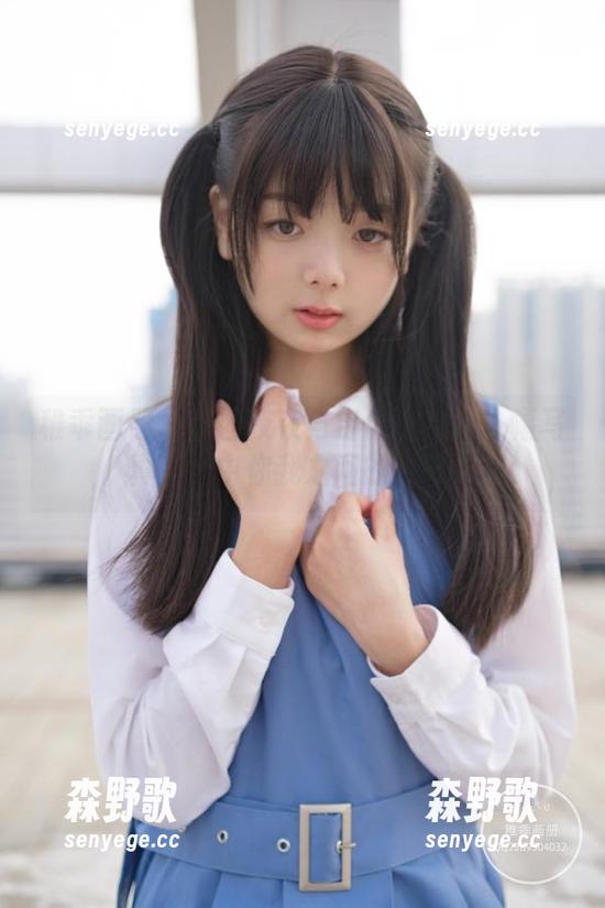 稚乖画册 - 赤西夜夜与吉他少女：一幅写真，击中你我之间的共鸣。