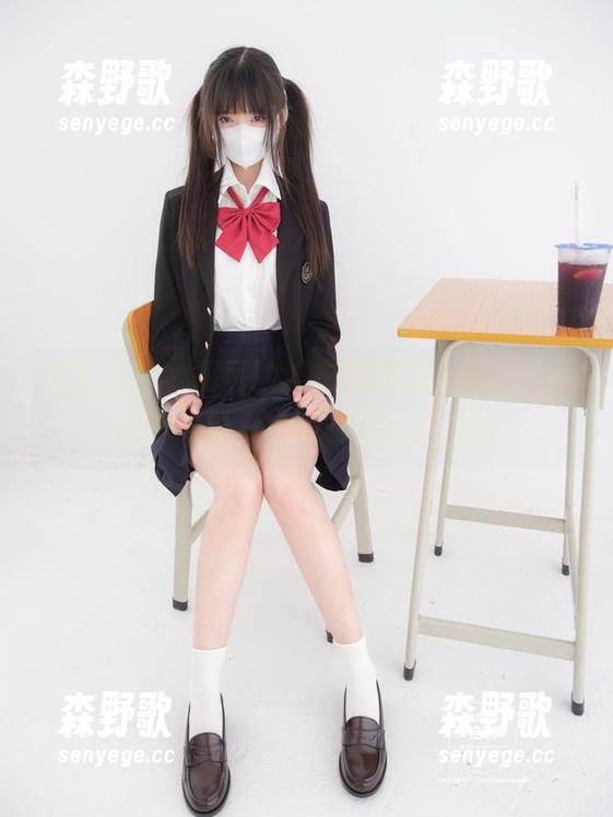 紧急企划 - 樱可的连衣裙私拍合集，咳咳，能不能给我点高明的摆拍姿势？