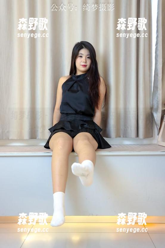 绮梦摄影 - 作品到手，月月在线显示出她的少女气息，迷得我一脸懵！