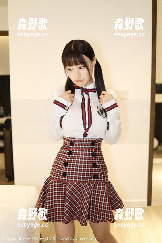 美媛馆 - 田芯娜Angel和她那件漂亮的红裙，不知道你们有没有注意到，原图在作品集中搔首弄姿……