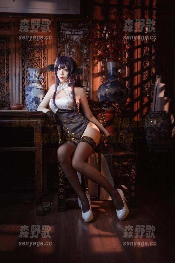 翎柒菜菜 翎柒菜菜这“吾妻”写真,图册里的每个姿态都让我有些没办法自拔…