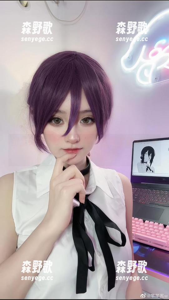 脚步轻盈，私拍神奇：一探芊芊酱w的美脚奇观！