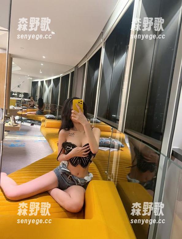 微密圈 - 葛征的紫色温柔，最新图册，嗯…应该用什么词赞美比较好？