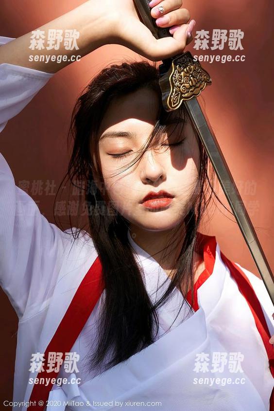 蜜桃社 - 脑海中已经开始构建夏日美好的画面，感谢免费图片里的萌美Moemi同学。