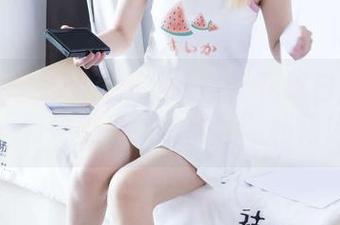 袜啵啵 – 小沫在这边在线：花纹白丝图集—看她脚尖的“强壮”秘籍！