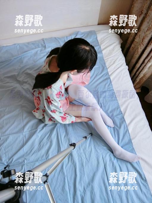 足尖彩虹、JK白丝，西尔酱的免费原图，让人肾上腺素飙升