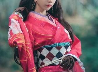 月下的“迷失人形QUQ”，轻轻一晃，就出来了这些美图