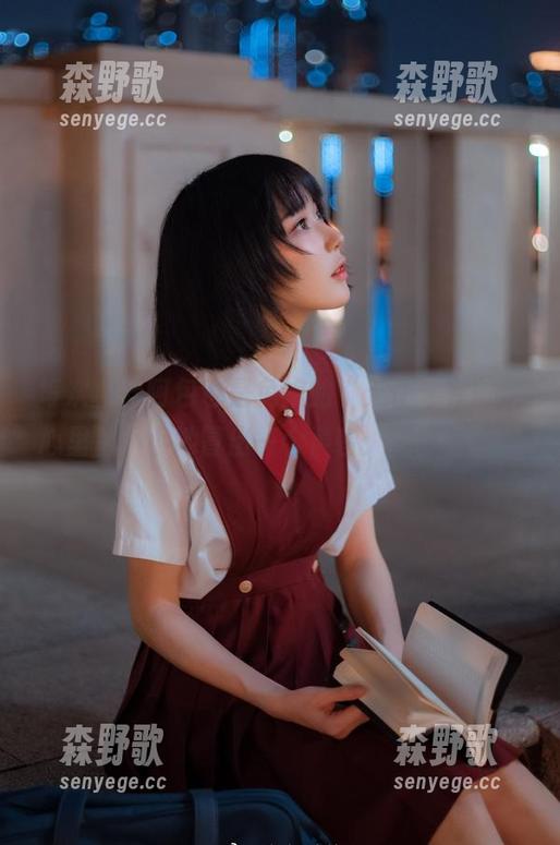 每次翻开阿包也是兔娘的“天使”套图，心里都小小地冒出一个声音：“真香”！