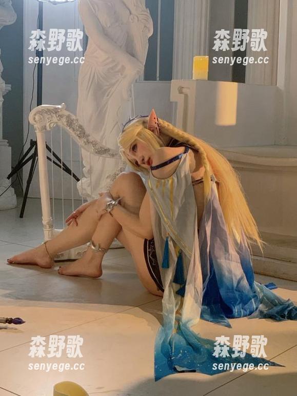 迷失在阿薰kaOri的泳池：这种简单的写真资源，真让人失去方向感