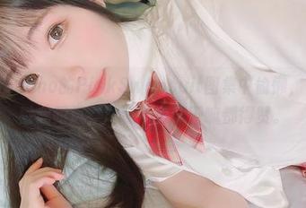 在霜月shimo的PinkSwimsuit图集中偷懒，更新完戳我跟风，泳装不游泳干嘛都得赞。