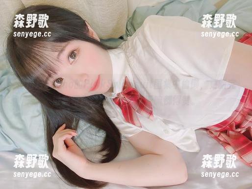 在霜月shimo的PinkSwimsuit图集中偷懒，更新完戳我跟风，泳装不游泳干嘛都得赞。