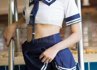 青豆客 – 分享一份Akiki朱若慕的校服写真，一不小心就想“放学后…”