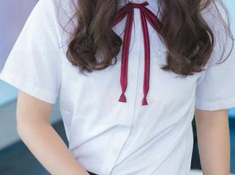 青豆客 – 施忆佳Kitty酱的制服合集：我该说这些是青春的邀请函吗？