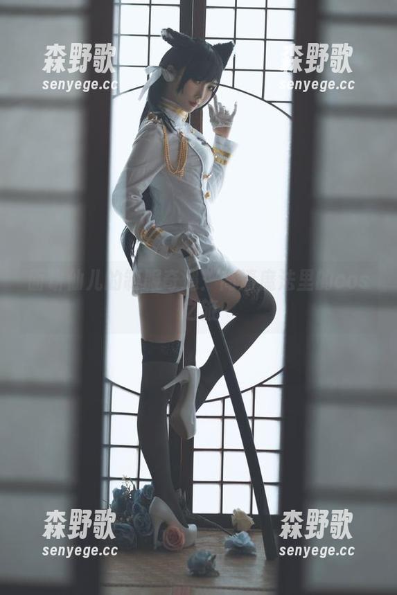 面饼仙儿的制服奇遇：高清魔法里的cos之旅