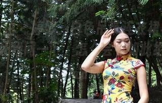 魔镜街拍 – 婷婷:白色吊带连衣裙与黑丝美腿,让我问一下,怎么会有如此组合的精选作品集?