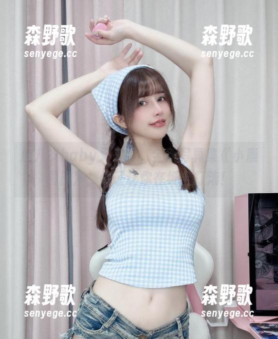 鹿八岁baby又来了，全新写真集《小鹿假日》，保证让你在纸上打滚！