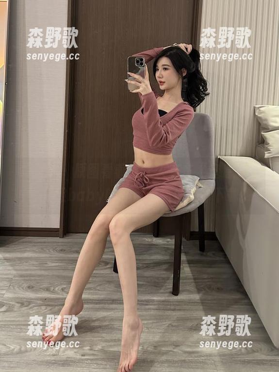 微密圈 - 原图看着就让人有些“窒息”，黎允熙baby的红色作品值得你下载！